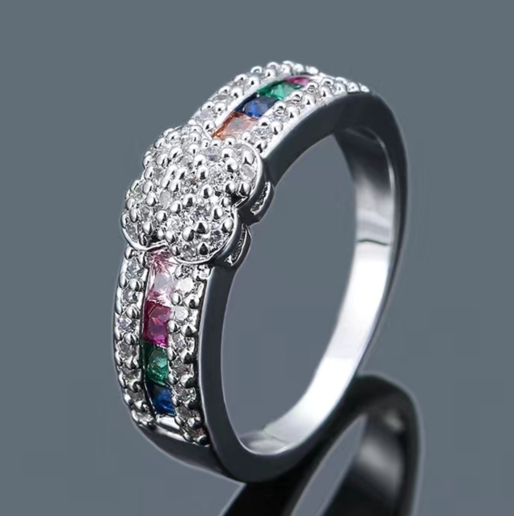 New Stunning women's rainbow ring